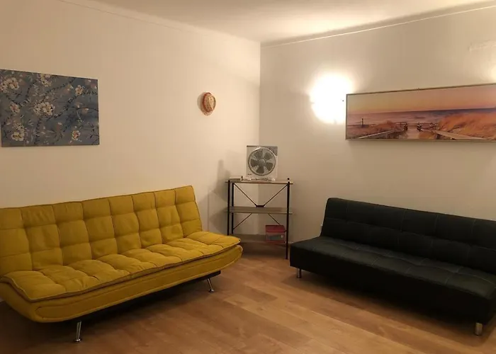 Cozy Apartment Near Oura Beach
